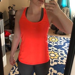 Active wear tank top - Size small - Coral